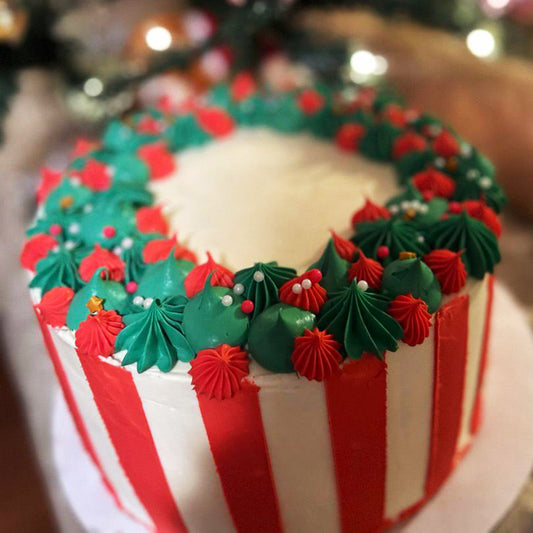 Holiday Wreath Christmas Cake